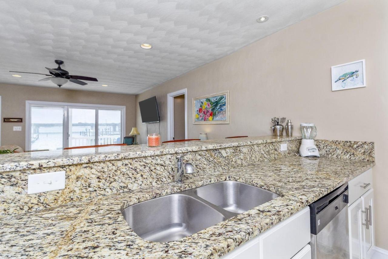 Water Front Delight On The Bay Home นอร์ฟอล์ก ภายนอก รูปภาพ